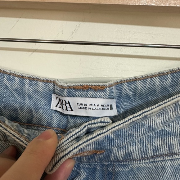 Zara Women's Light Blue Denim Jeans - Picture 2 of 3